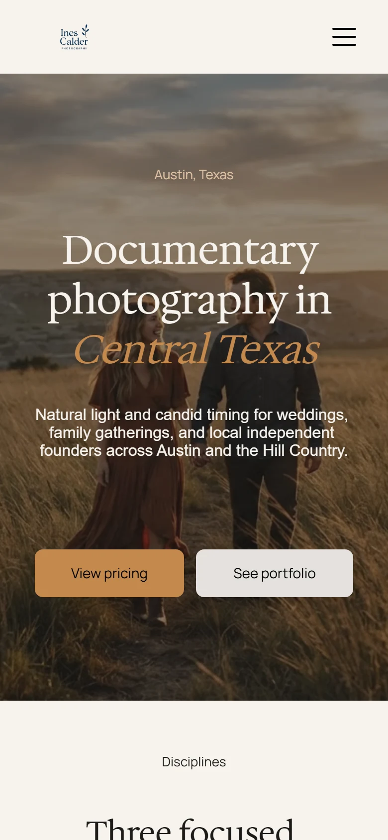 Hostinger: The photographer site on a phone.
