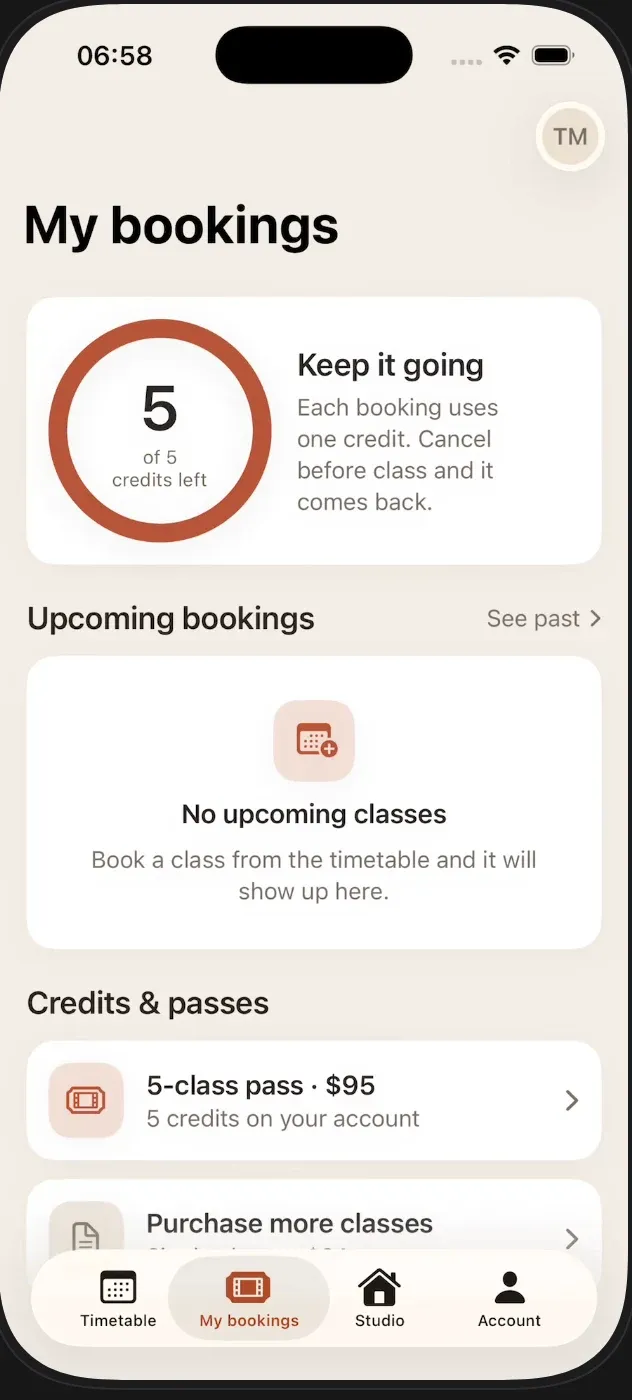Phone screenshot of My bookings in the Fitting Room app after cancelling: 5 of 5 credits left and no upcoming classes